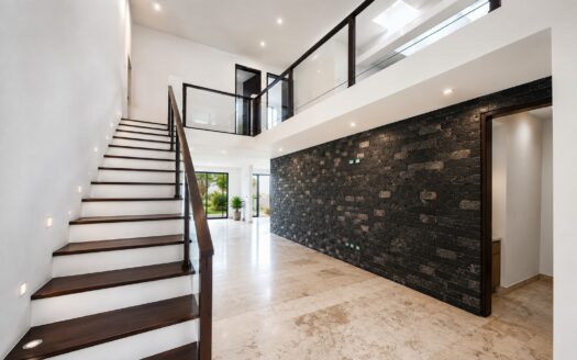 Casa Nueva Residencial en Venta en Recta a Cholula Puebla | Doble Altura, Roof Garden y Jardín