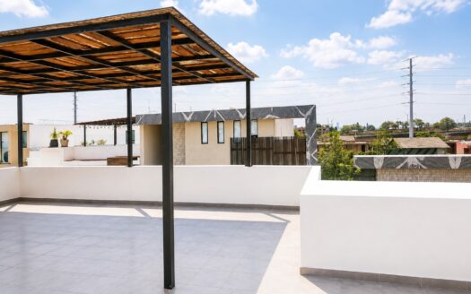 Casa Nueva Residencial en Venta en Recta a Cholula Puebla | Doble Altura, Roof Garden y Jardín