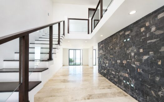 Casa Nueva Residencial en Venta en Recta a Cholula Puebla | Doble Altura, Roof Garden y Jardín