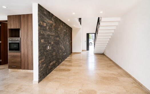 Casa Nueva Residencial en Venta en Recta a Cholula Puebla | Doble Altura, Roof Garden y Jardín
