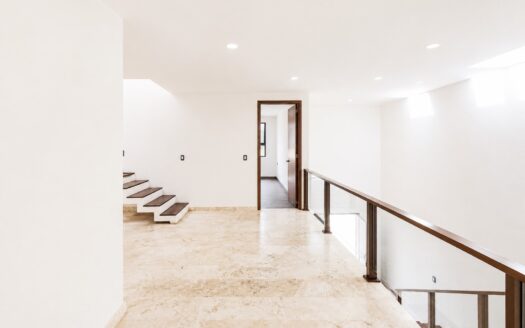 Casa Nueva Residencial en Venta en Recta a Cholula Puebla | Doble Altura, Roof Garden y Jardín