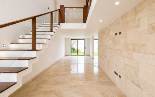 Venta casa nueva en Recta a Cholula Puebla | Diseño Moderno, Roof Garden y Paneles Solares