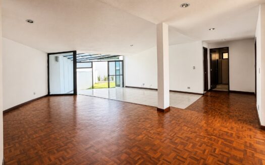 Casa en Venta de un nivel en Camino Real a Cholula puebla con Alberca | 410 m²