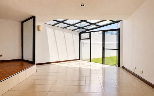 Casa en Venta de un nivel en Camino Real a Cholula puebla con Alberca | 410 m²