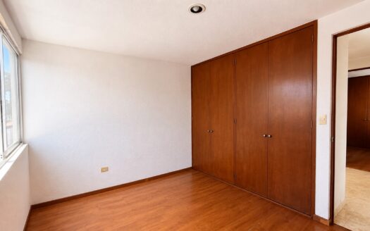 Casa en Venta cerca de Vía Atlixcáyotl y Universidad Anáhuac | 3 Recámaras o Estudio