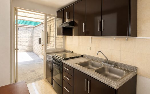 Casa en Venta cerca de Vía Atlixcáyotl y Universidad Anáhuac | 3 Recámaras o Estudio