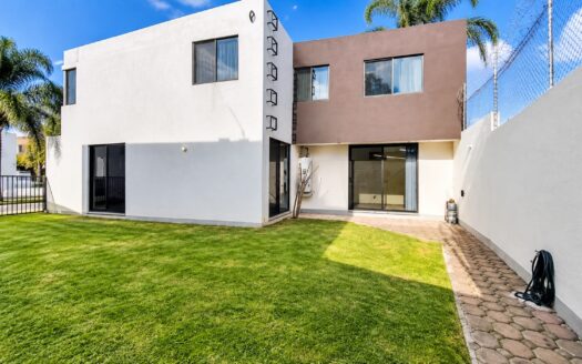 Venta casa jardin grande, 4 recámaras Real de Caballero – la carcaña cholula