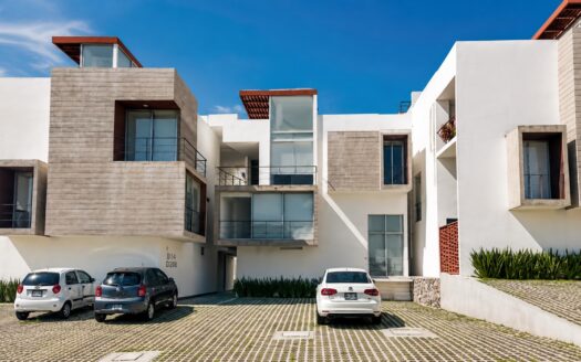 renta Departamento Amueblado en Zibatá | 105 m² | Doble Altura | Alberca