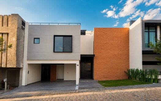 Casa nueva en venta lomas de angelopolis puebla recámara planta baja | jardin grande