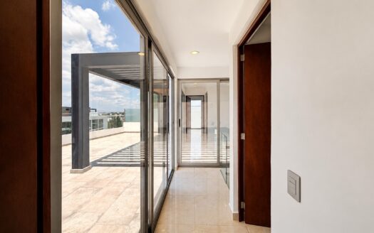 Departamento en Renta en Cumbres Barreal Cholula | 254 m², 2 Niveles y Roof Garden Privado