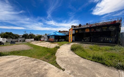 Terreno comercial en venta sobre Blvd. Forjadores Puebla | 3,200 m² en esquina tres frentes