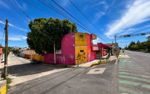 Terreno comercial en venta sobre Blvd. Forjadores Puebla | 3,200 m² en esquina tres frentes