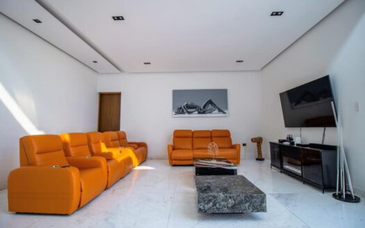 venta casa de lujo Modernista Atlixco Puebla | Propiedad inteligente 4 villas, albercas y energia solar
