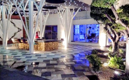 venta casa de lujo Modernista Atlixco Puebla | Propiedad inteligente 4 villas, albercas y energia solar